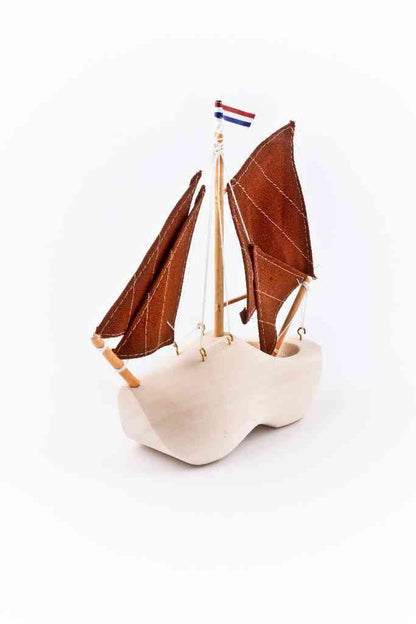 Wooden Shoe Boat - Woodenshoefactory Marken